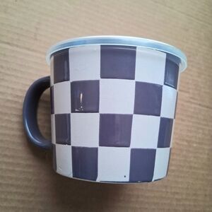 Abode Checkered Mug in Lavender and White 20oz With Lid